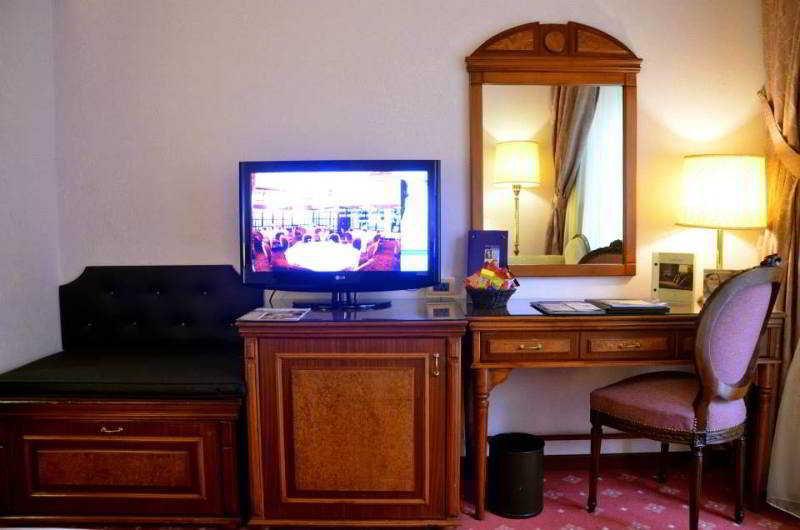 Serenada Golden Palace - Boutique Hotel Beirut Exterior foto