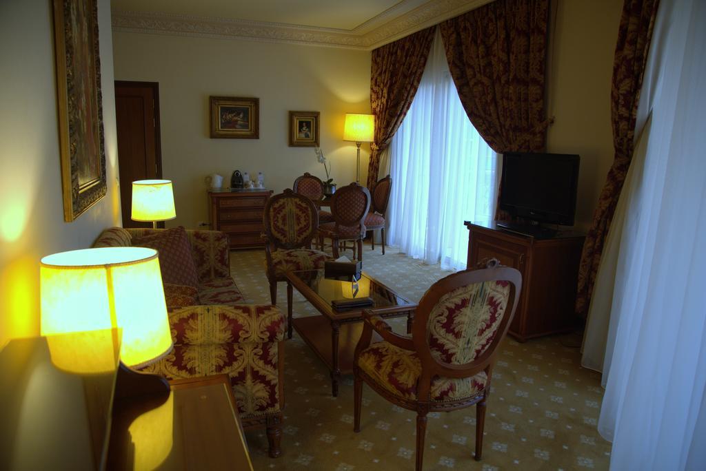 Serenada Golden Palace - Boutique Hotel Beirut Exterior foto