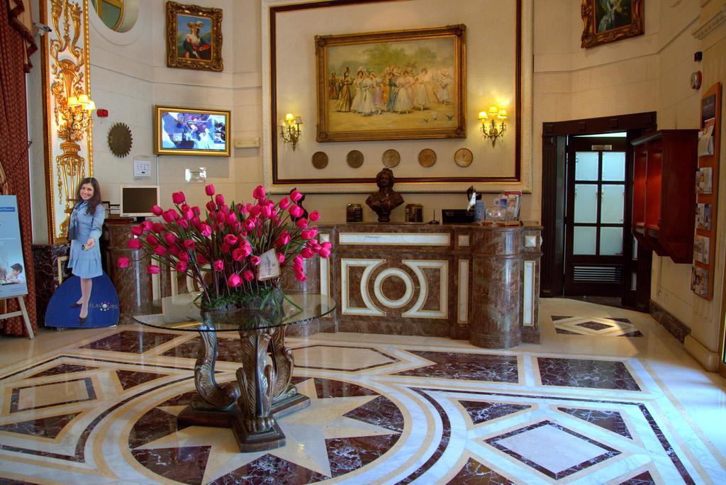 Serenada Golden Palace - Boutique Hotel Beirut Exterior foto