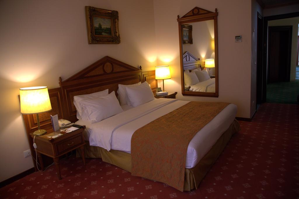 Serenada Golden Palace - Boutique Hotel Beirut Exterior foto