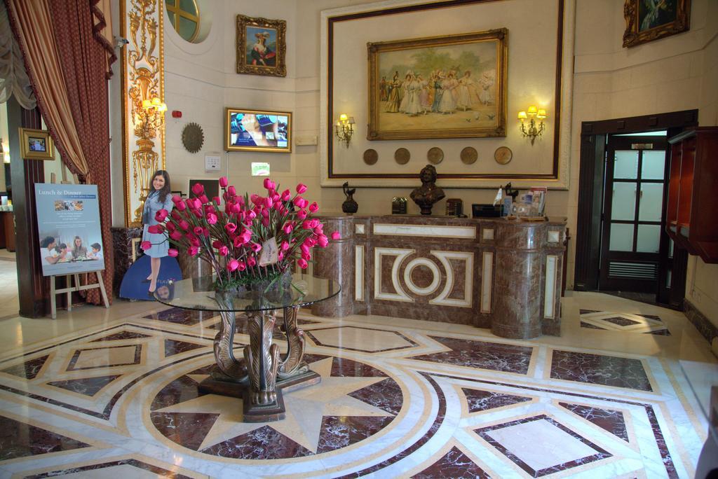 Serenada Golden Palace - Boutique Hotel Beirut Exterior foto