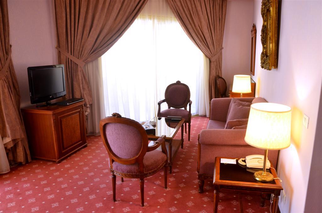 Serenada Golden Palace - Boutique Hotel Beirut Exterior foto